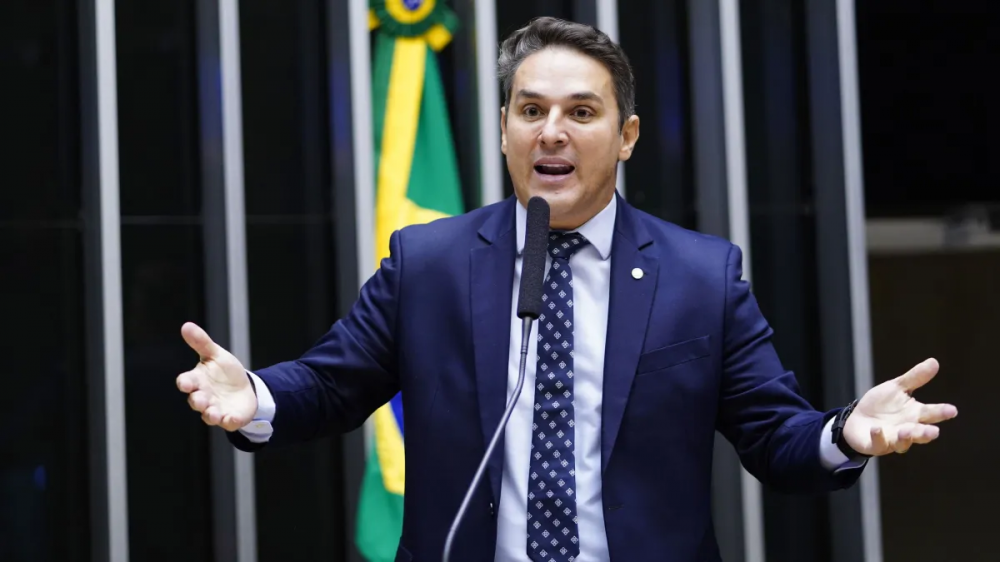 Pesquisa aponta liderança de Luciano Zucco em todos os cenários no RS
