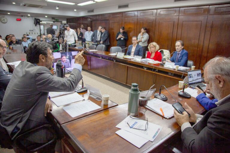 Após entrar com liminar Juvir Costella presta depoimento na CPI dos Pedágios