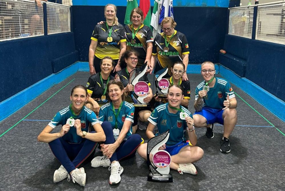 Garibaldi e Carlos Barbosa decidiram o Estadual de Trios Feminino de bocha