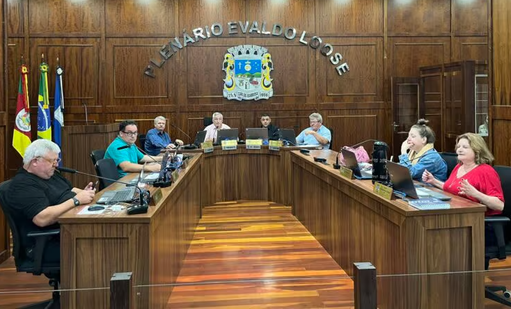 Vereadores barbosenses aprovam por unanimidade abertura de investigação