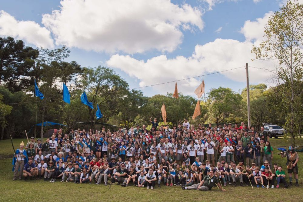 Mais de 300 jovens participam de acampamento distrital em Garibaldi 