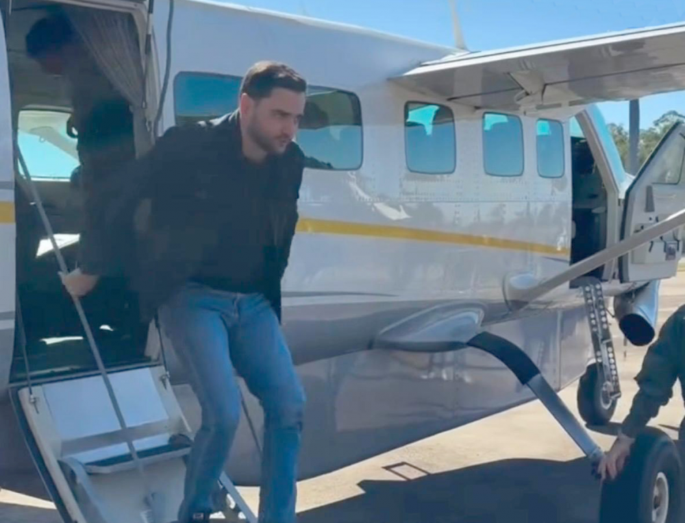 Povo paga pedágio mais caro enquanto avião do Estado vira "Taxi Eleitoral"