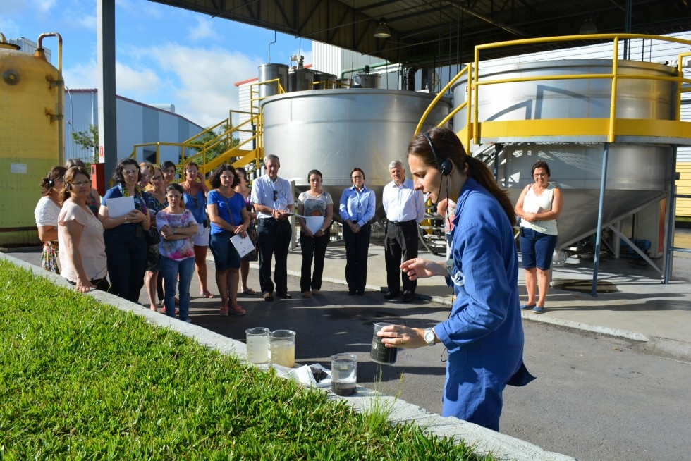 Professores de Carlos Barbosa visitam central de resíduos