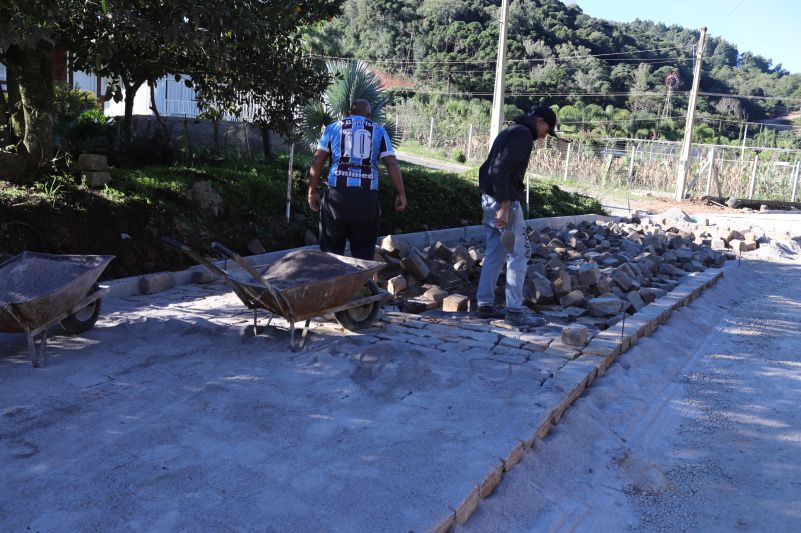 Obra de mais de R$ 730 mil começa a transformar via do interior de Garibaldi