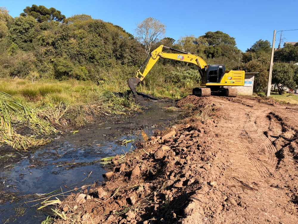 Obra no banhado do bairro São Francisco visa conter alagamentos