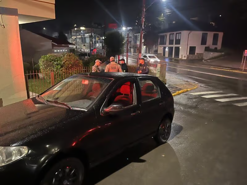 Homem com carro de Garibaldi é preso após fuga e perseguição em Carlos Barbosa