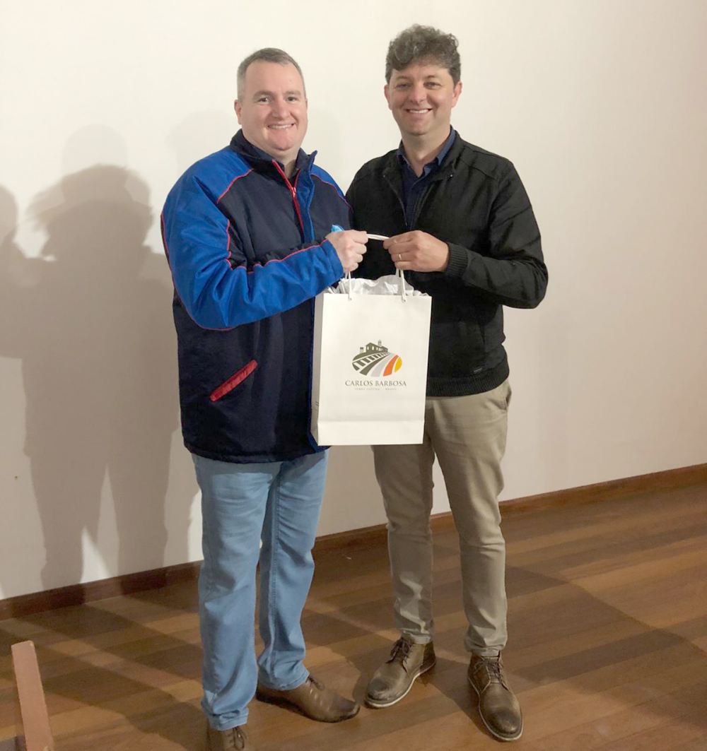 Prefeito Kirch apresenta Carlos Barbosa para a imprensa durante a Libertadores
