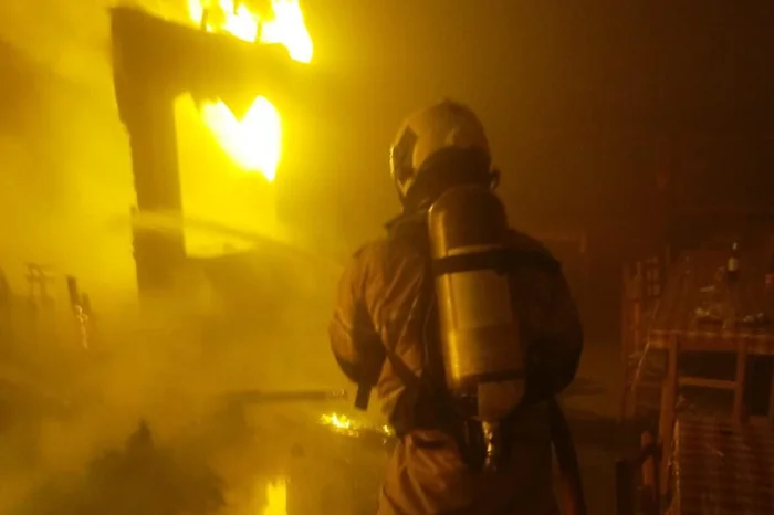 Incêndio atinge área gastronômica da ExpoBento e Fenavinho durante a madrugada