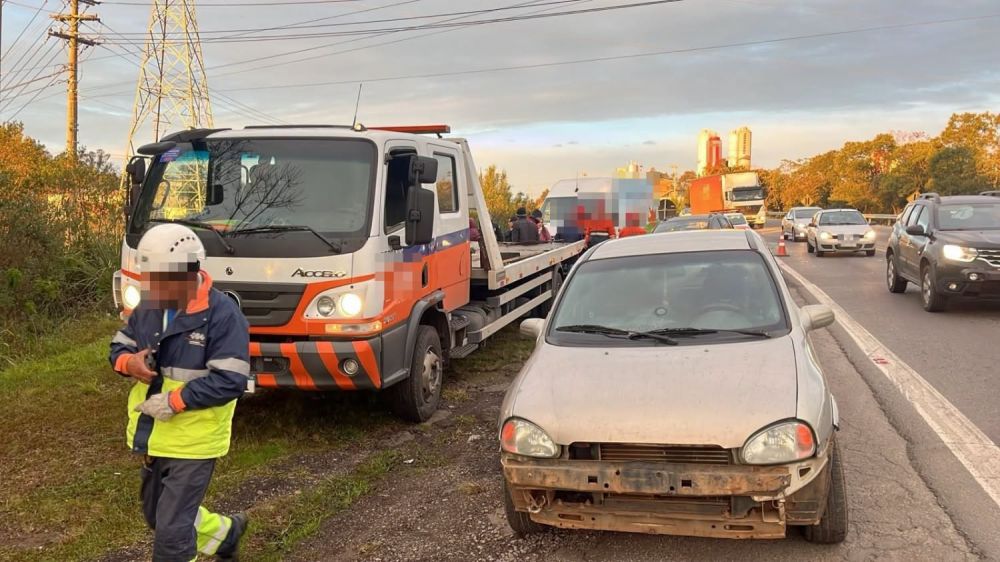 Quatro veículos se envolvem em acidente na BR-470 em Garibaldi