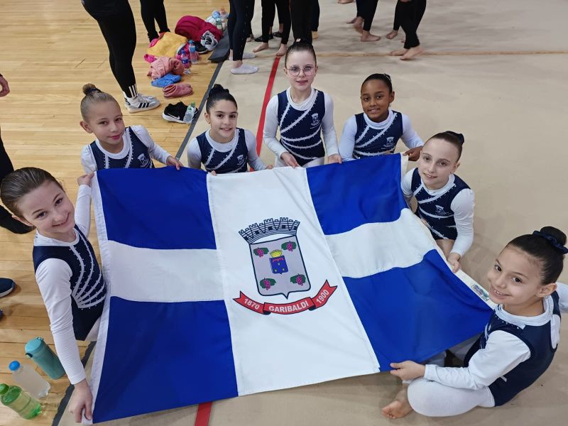 Garibaldi brilha em competição que reuniu 800 atletas de Ginástica Artística