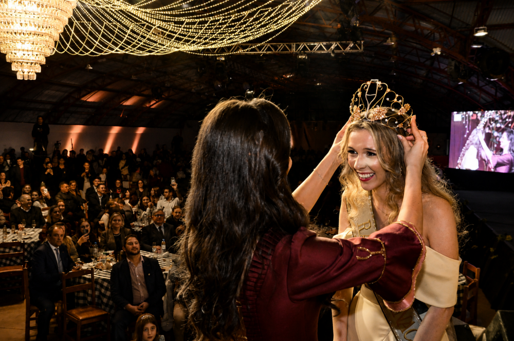 Noite de Gala define a nova corte da Fenachamp 2027 em Garibaldi 