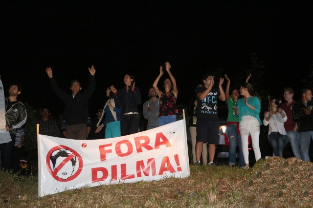  Casamento de ex-assessor de Dilma tem protestos em Bento Gonçalves