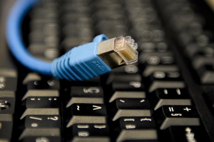 Anatel determina suspensão de restrição à internet após fim de franquia