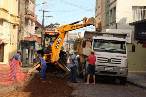 Cettolin anuncia o cancelamento da obra na rua Buarque de Macedo