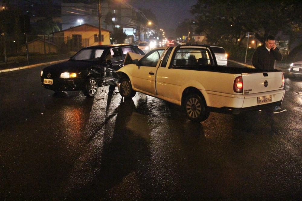 Colisão deixa motorista ferida em Carlos Barbosa