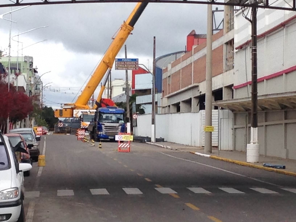  Rua Maurício Cardoso ficará bloqueada durante esta semana em Carlos Barbosa