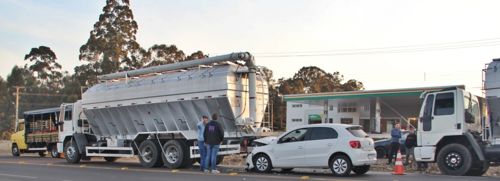 Colisão na BR 470 deixa uma pessoa ferida