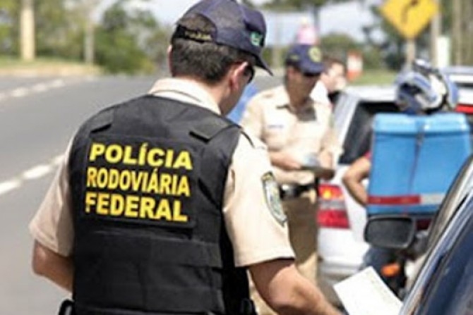 Polícia Rodoviária Federal prende homem embriagado e com CNH cassada