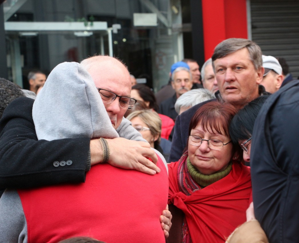 Dezenas de pessoas prestaram a última homenagem ao ex-prefeito Lunelli