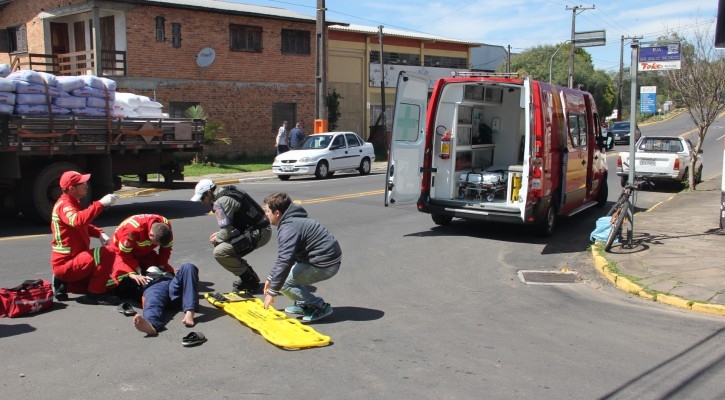  Ciclista  é atropelado no bairro Ponte Seca em Carlos Barbosa