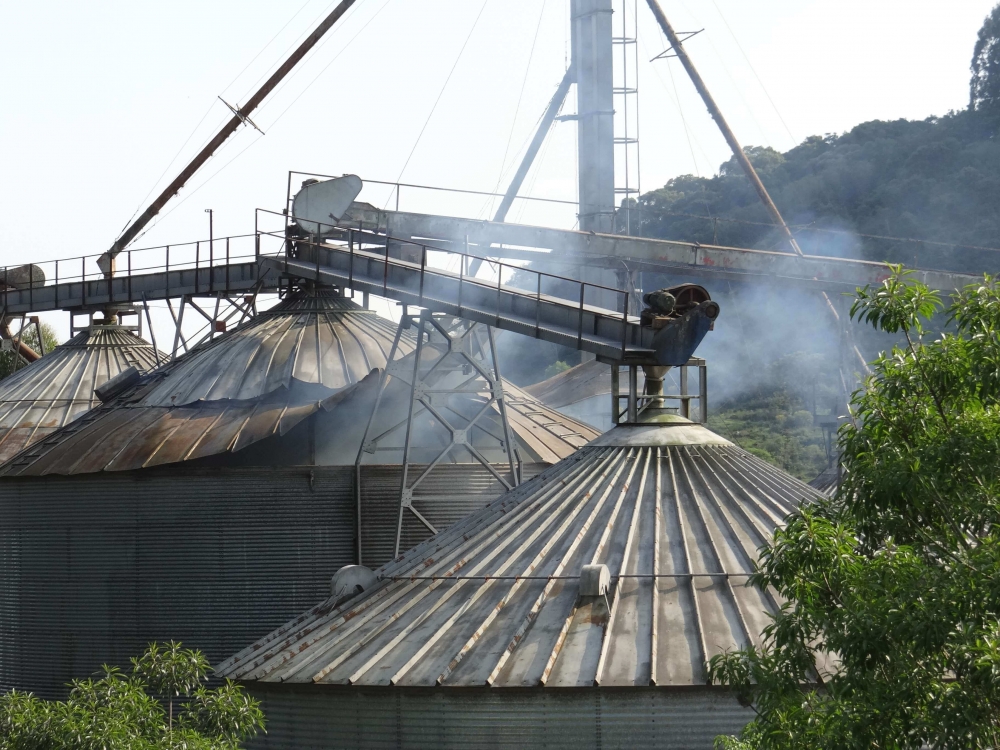 Explosão em silo da empresa Nicolini movimenta Bombeiros de Garibaldi e Carlos Barbosa