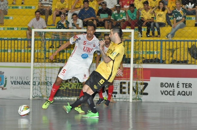 Estadual Série Ouro: Assoeva goleia Atlântico   