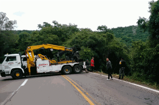 Trânsito na ERS-122 fica cinco horas bloqueado