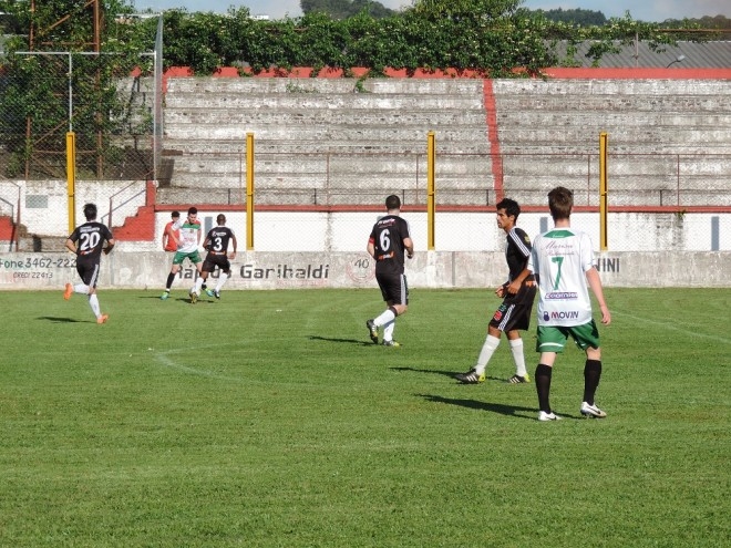 Futebol: Maiorka e Bola na Rede em vantagem na decisão