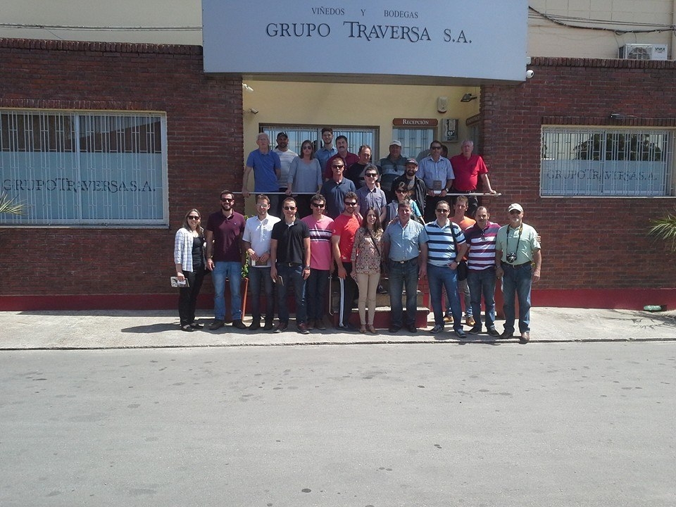 Vinicultores garibaldenses em viagem ao Uruguai