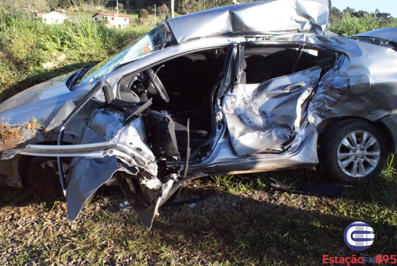  Rota do Sol: Colisão entre caminhão e carro deixa um ferido