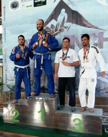 Projeto Renascer de Jiu-Jitsu forma cidadãos   