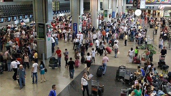 Anac recomenda chegar mais cedo aos aeroportos na alta temporada