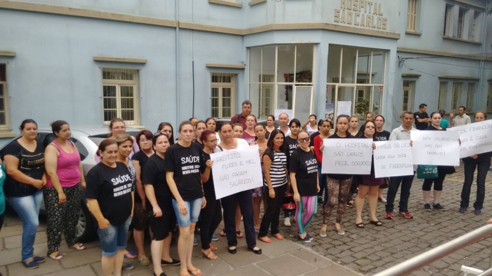 Segue a greve dos funcionários do Hospital São Carlos