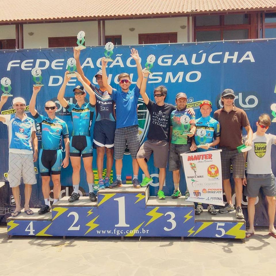 Cristian Lazzari vence 1ª etapa de MTB na volta da Costa Doce