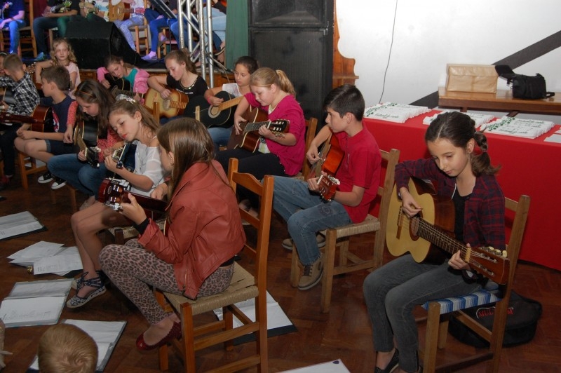 Associação Cultura de Imigrante abre inscrições para aulas de música
