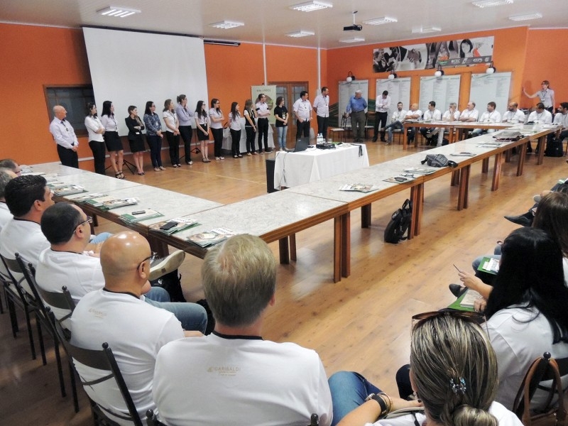 Cooperativa reúne representantes em convenção na CIC em Garibaldi