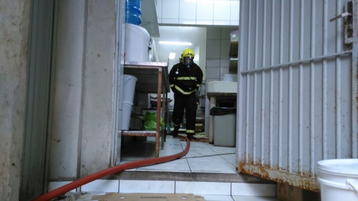  Princípio de incêndio em restaurante de Carlos Barbosa