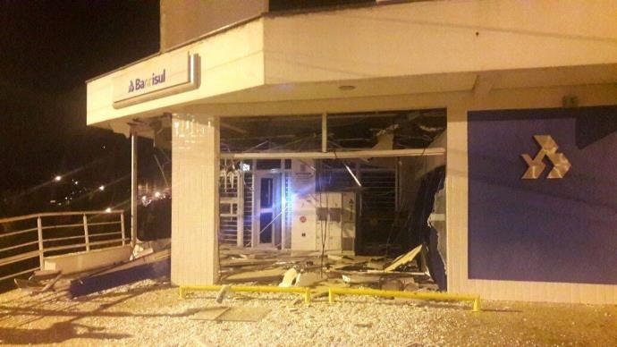 Mais uma agência bancária explodida em Bento