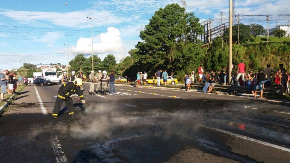 Manifestação bloqueou novamente ERS - 122 em Farroupilha