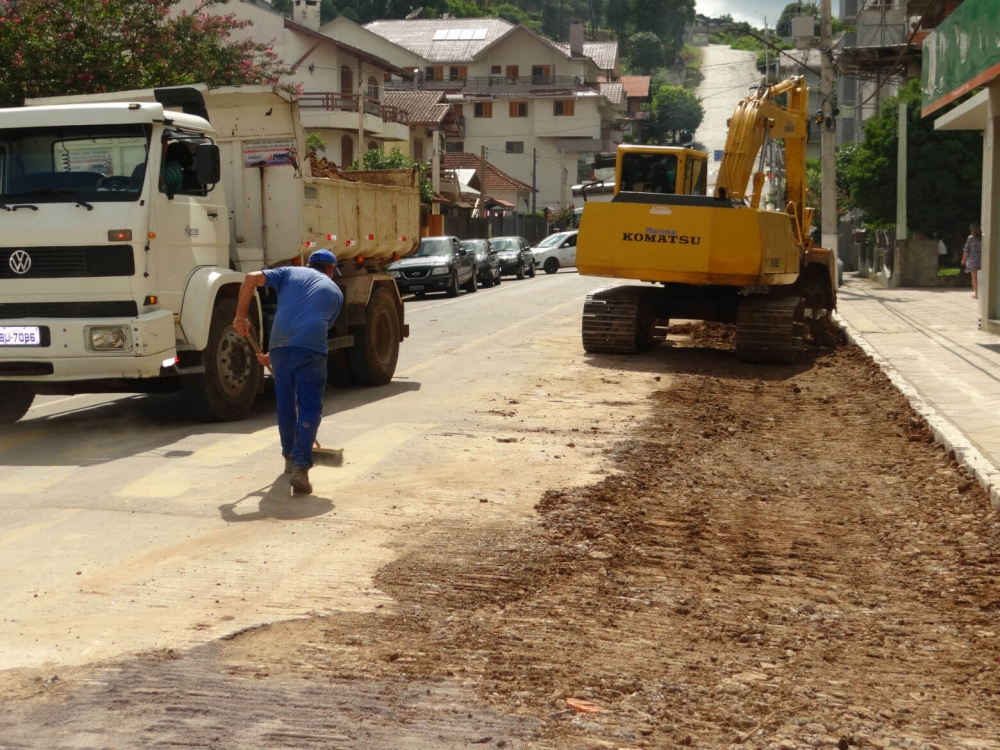 Por falta de planejamento, Prefeitura refaz obra na João Pessoa