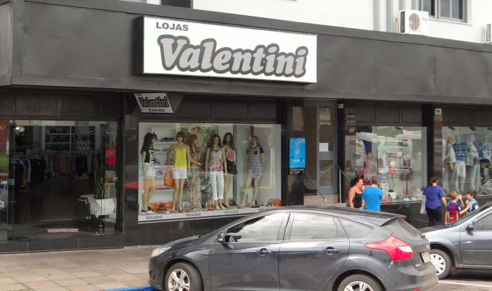 Do kichute ao jeans Us Top: Loja Valentini faz 40 anos