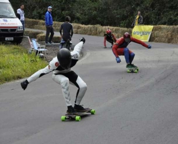 Skatistas de todo o país participam de treino em Linha Araripe