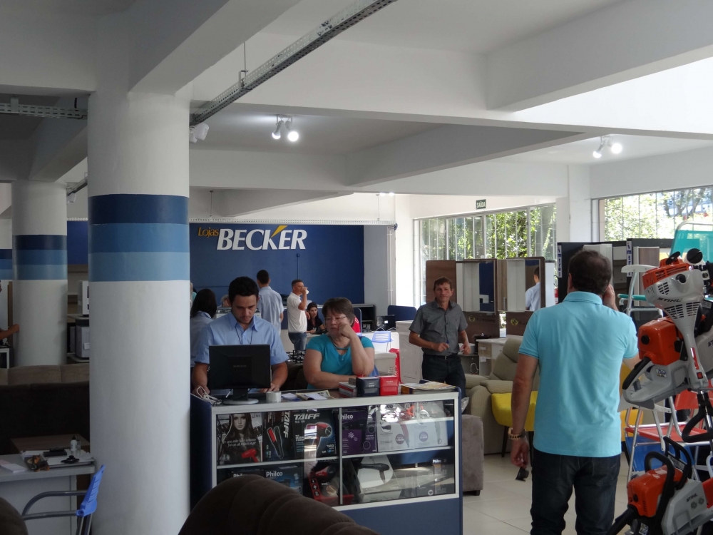  Inaugurada a unidade da Lojas Becker em Carlos Barbosa