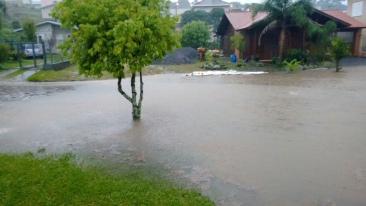  Mais uma vez chuva causa transtornos em Garibaldi e região