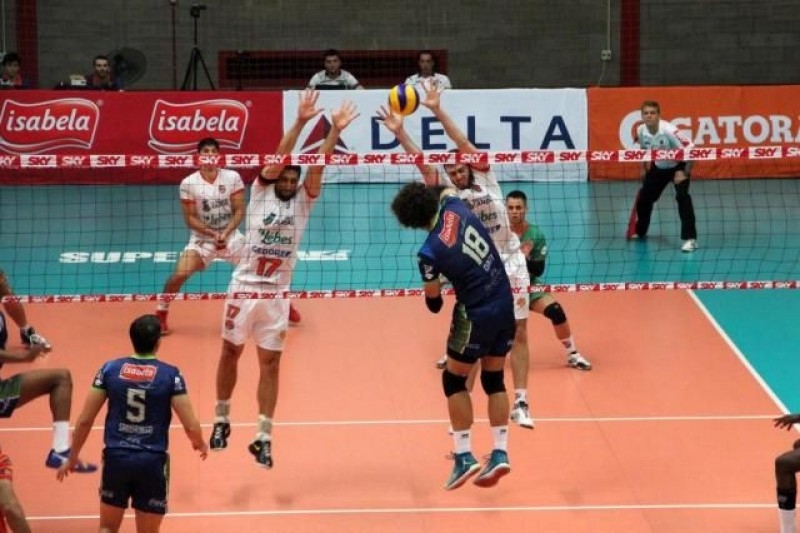 Bento vôlei dá adeus a Superliga com vitória