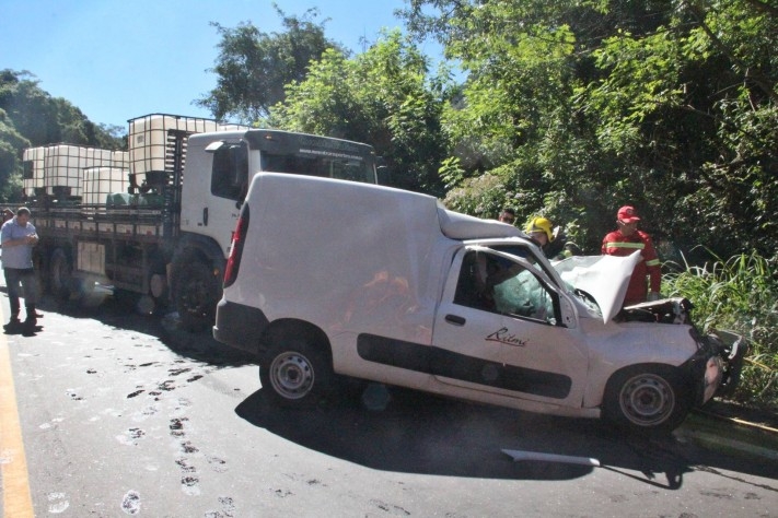 Grave acidente na ERS - 446 deixou rodovia bloqueada nesta segunda-feira