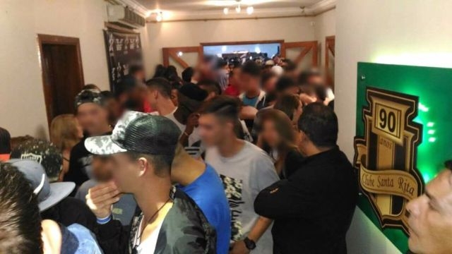 Em Farroupilha, fiscalização interdita clube por falta de alvará