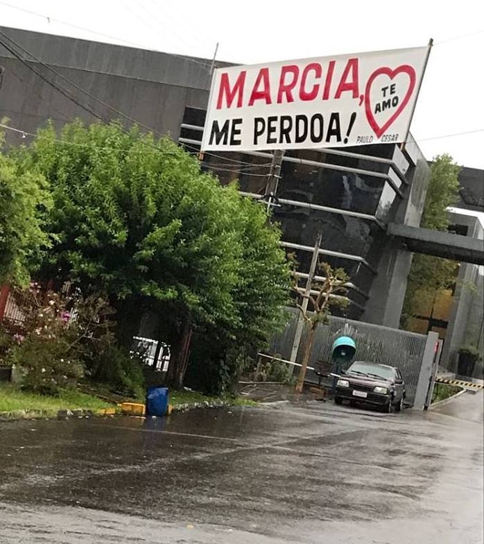 Homem arrependido estende faixas em Garibaldi e Bento Gonçalves pedindo perdão