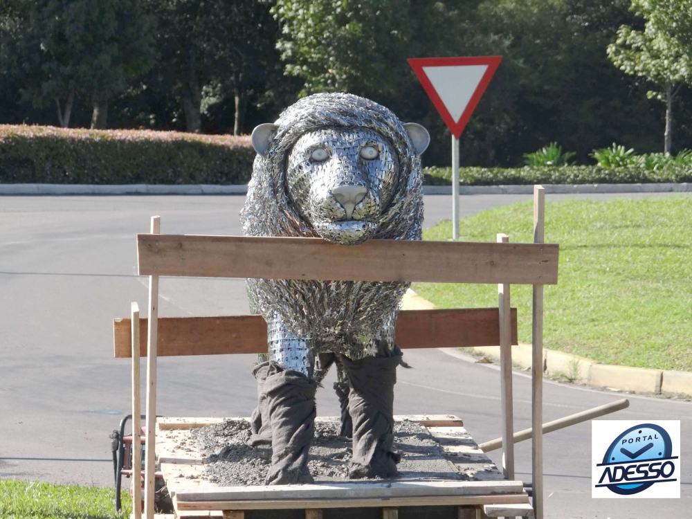 Lions Clube instala monumento no trevo de acesso a Carlos Barbosa