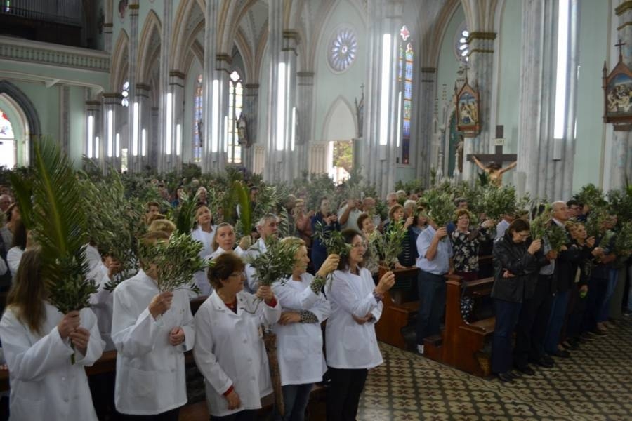 Caminhada e benção dos Ramos abrem a Semana Santa